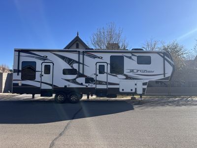 Keystone Fuzion 322 5th Wheel