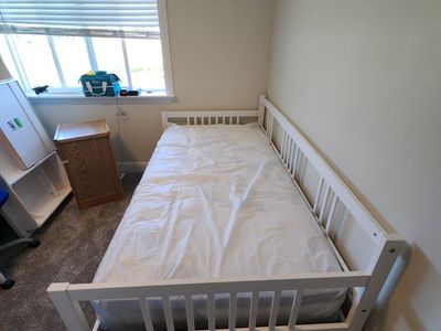 White Wood Twin Size Daybed- Good Condition, Slatted Headboard & Footboard