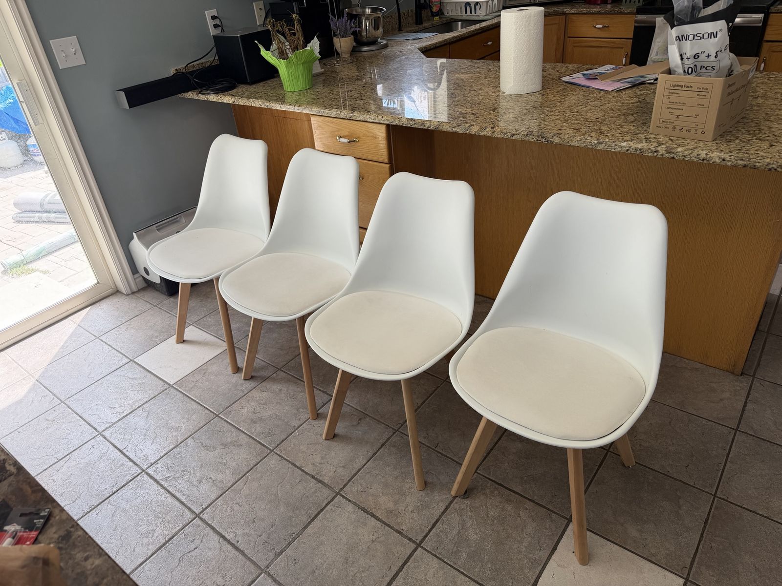 Set of 4 dining chairs
