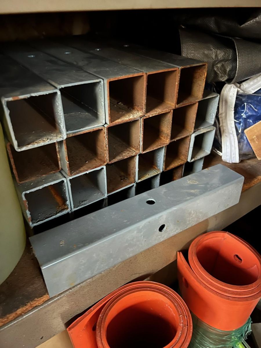 Short pieces of square tube pipe steel