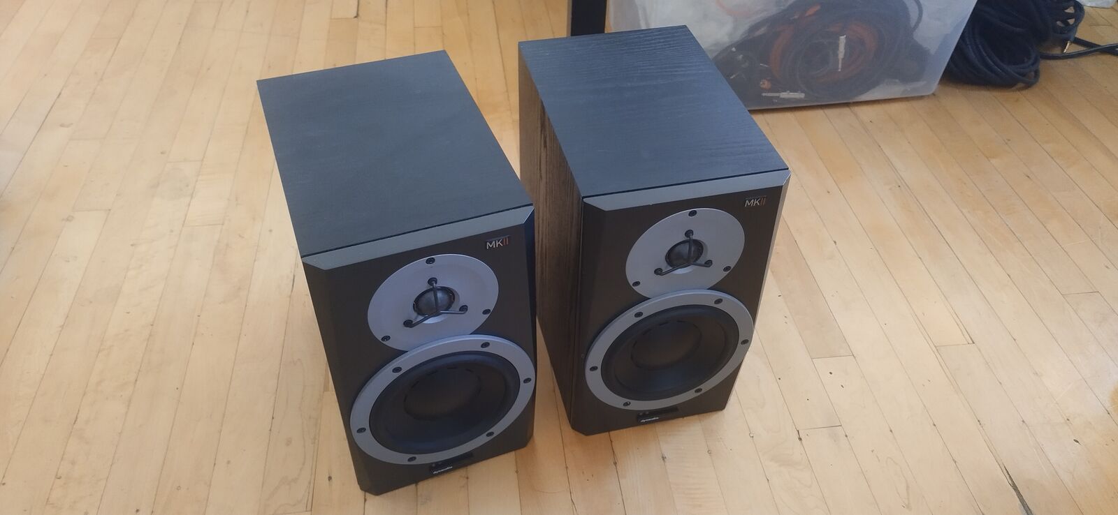 Dynaudio MKII powered monitor speakers (working but with ISSUES!!!)
