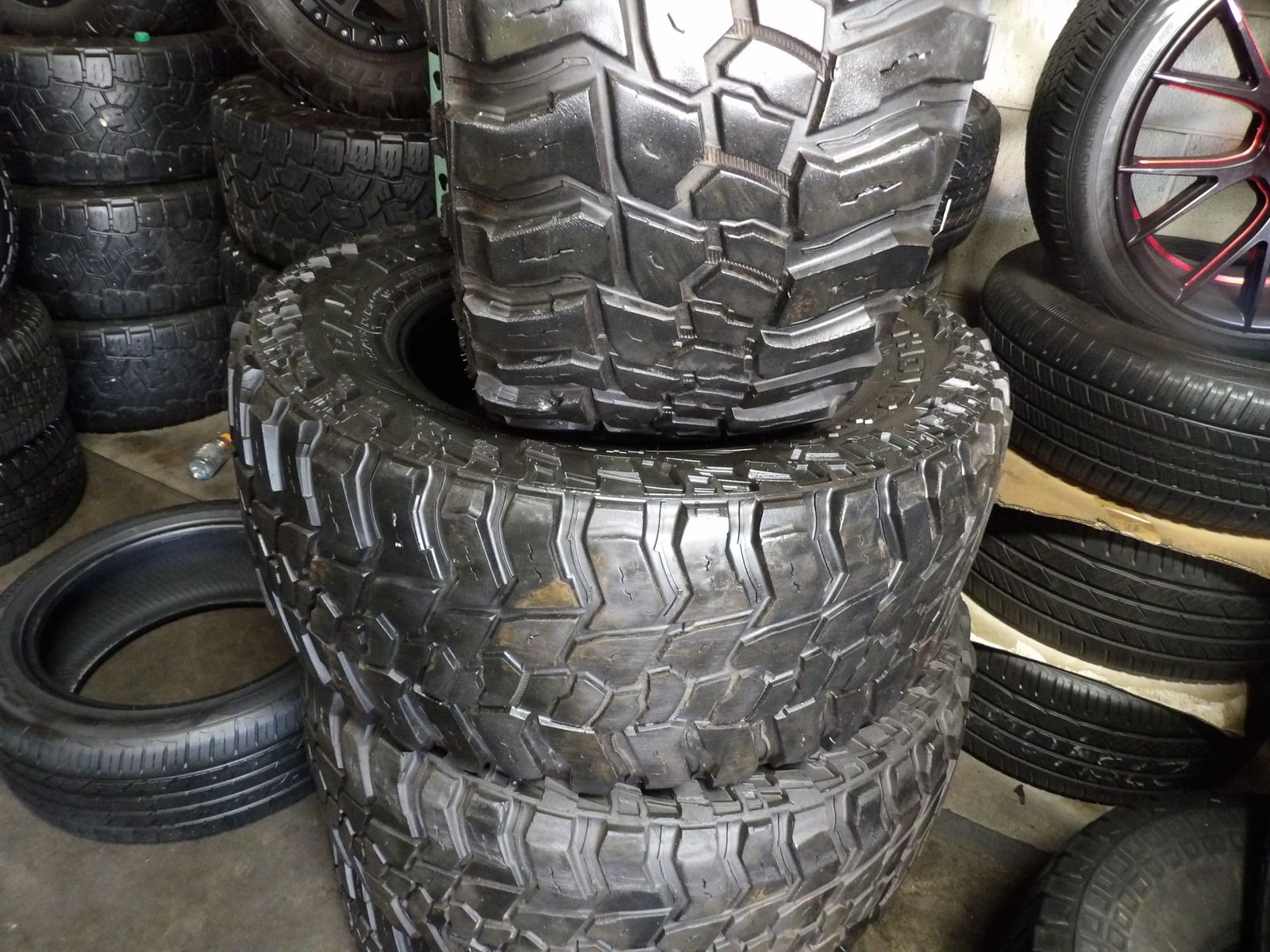305/60R18 MICKEY THOMPSON BAJA BOSS SET OF USED TIRES 