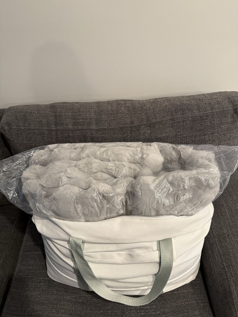 Brand New Cozy Earth Bubble Cuddle Blanket