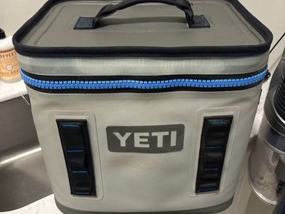 YETI Hopper Flip 12 Soft Cooler – Gray/Blue – Clean