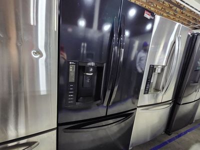 BEAUTIFUL LG GLOSSY BLACK FRENCHDOOR FRIDGE! W-WARRANTY