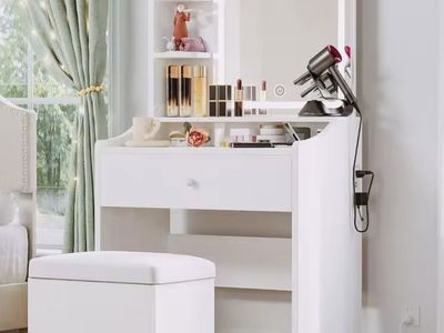 Small Makeup Vanity Desk with Mirror and Lights,