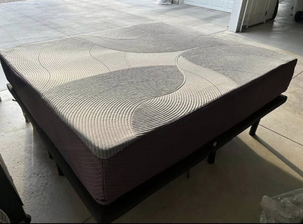 Queen Mattress, Purple Restore Premier, Excellent Conditon, Reduced Price!!