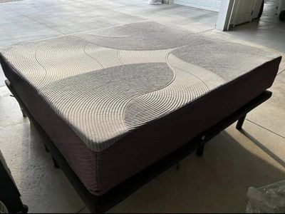 Queen Mattress, Purple Restore Premier, Excellent Conditon, Reduced Price!!
