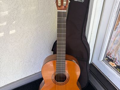 Yamaha CGS104A Classical Guitar in Excellent Condition, includes Gator soft shell case