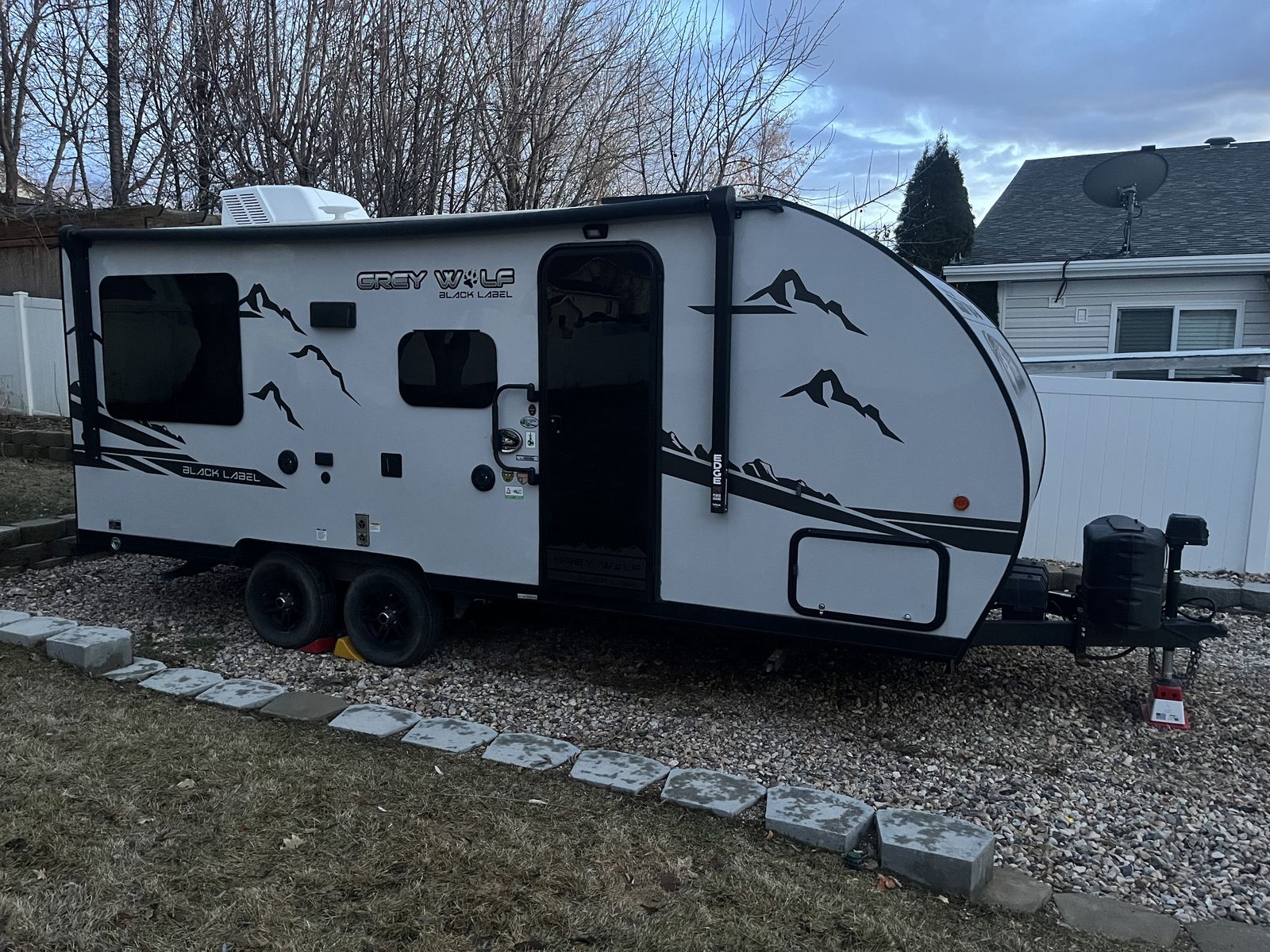 SELL OR TRADE: 2022 Forest River Grey Wolf 19SMBL