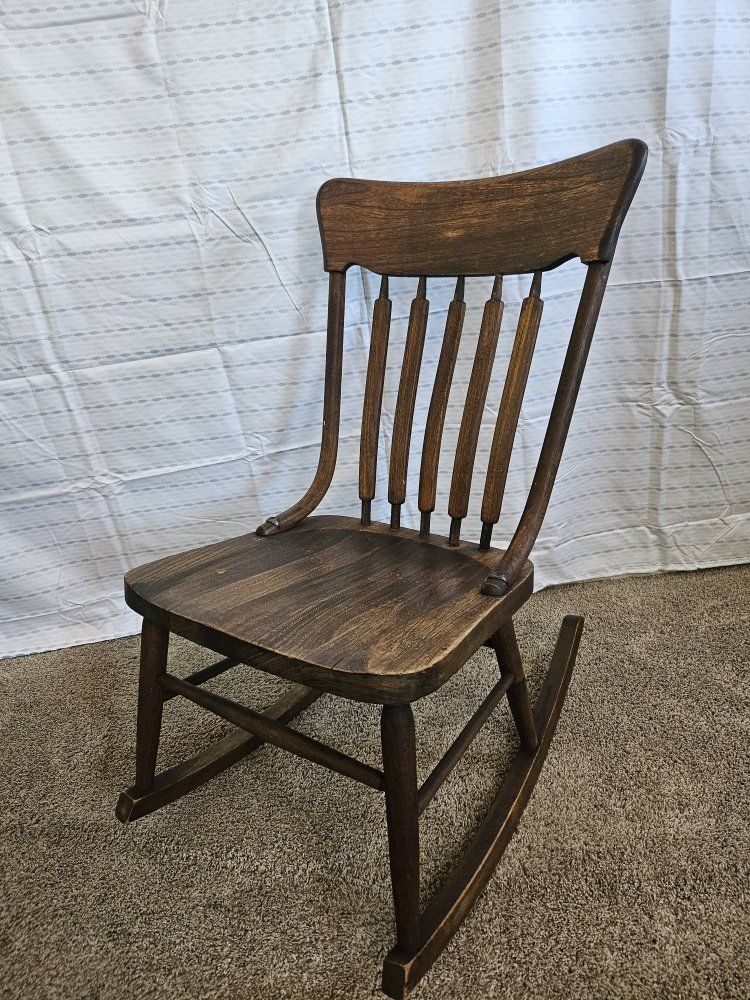 1903-1919 Murphy Chair Company maternity rocking chair