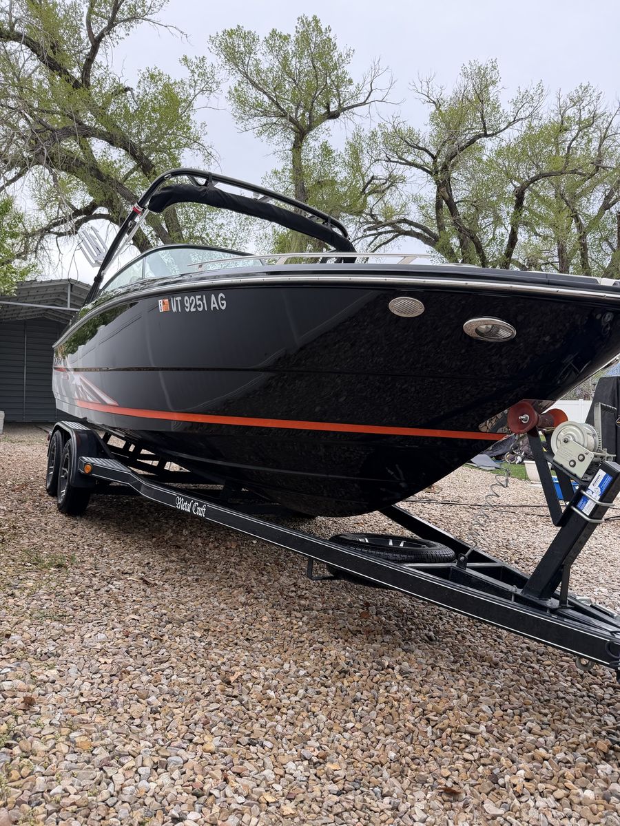 2013 Monterey 234 SS