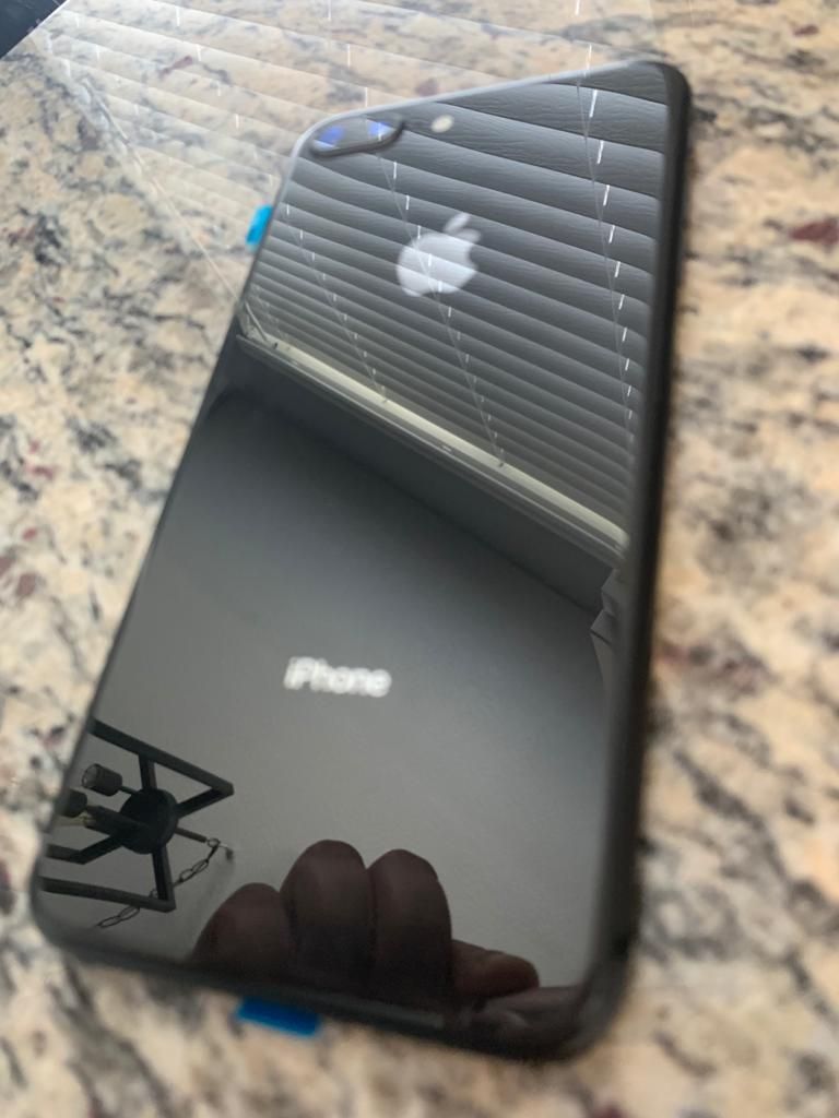 Iphone 8 Plus 64gb - Unlocked