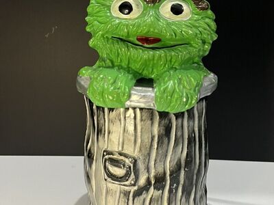 Vintage Oscar the Grouch ceramic cookie jar.