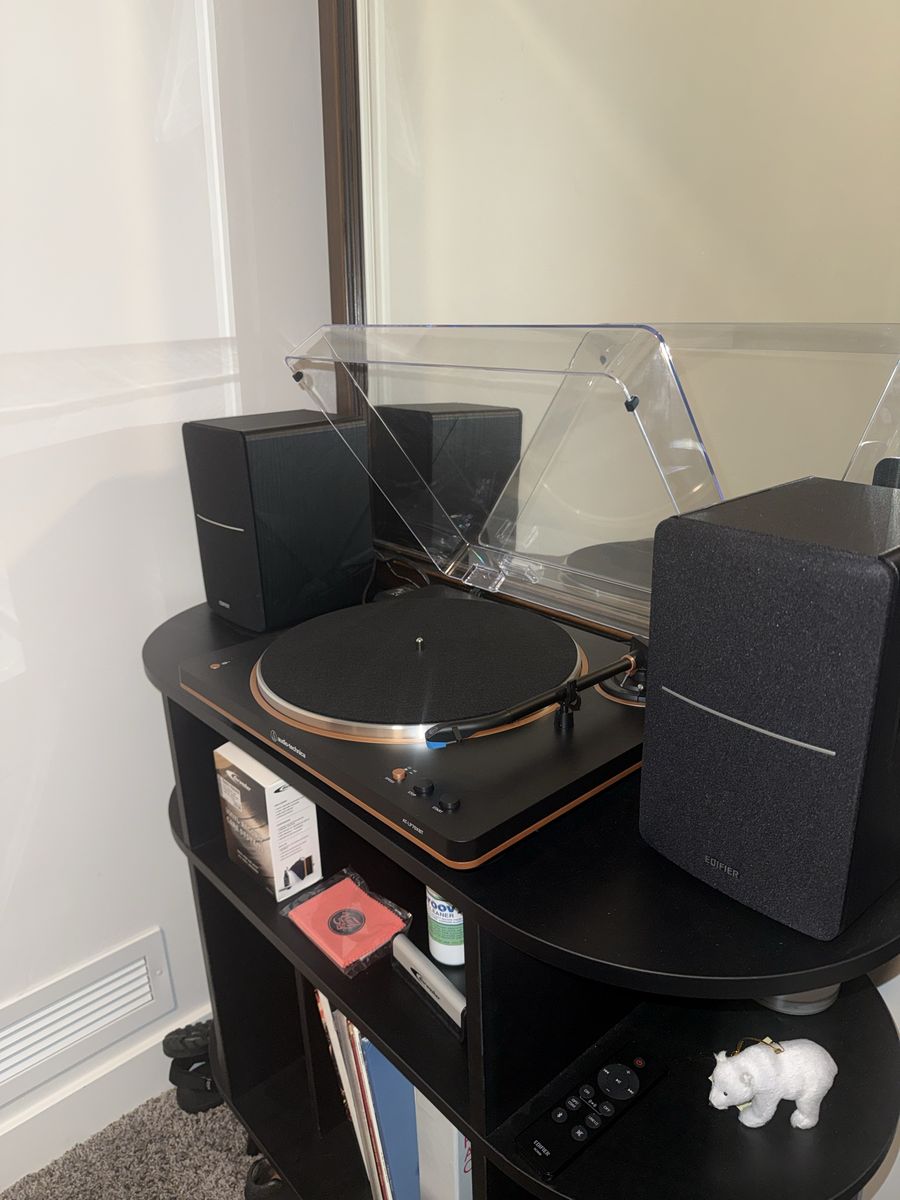Audio-Technica Turntable/ Edifier bookshelf speakers/ Record storage stand 