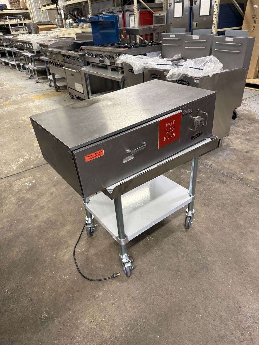 Used STAR Hot Dog Buns Warmer In great Condition 115 volts W/Insert hotel pan