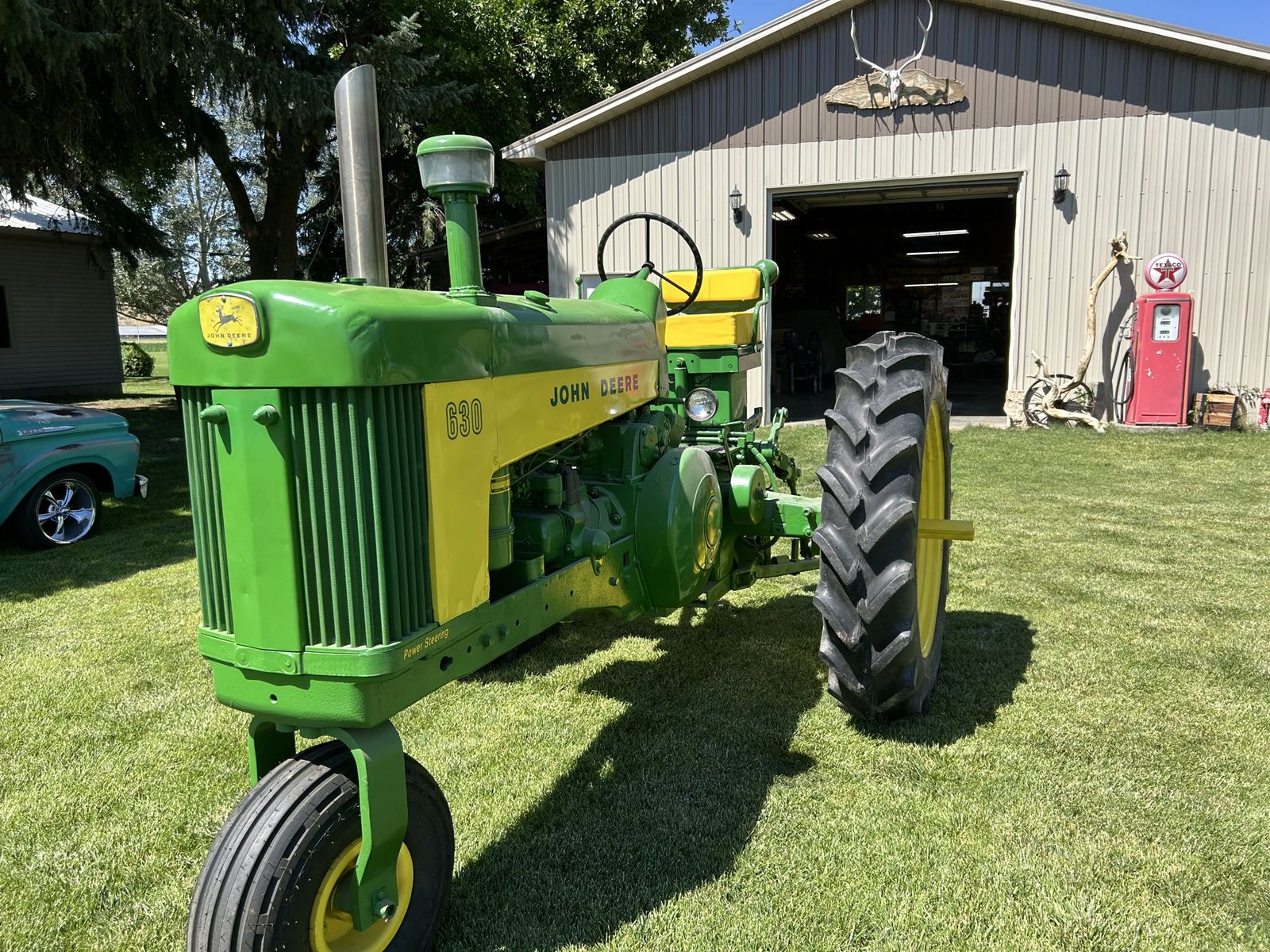 John Deere 630 Vintage Tractor - Power Steering, Classic Green & Yellow