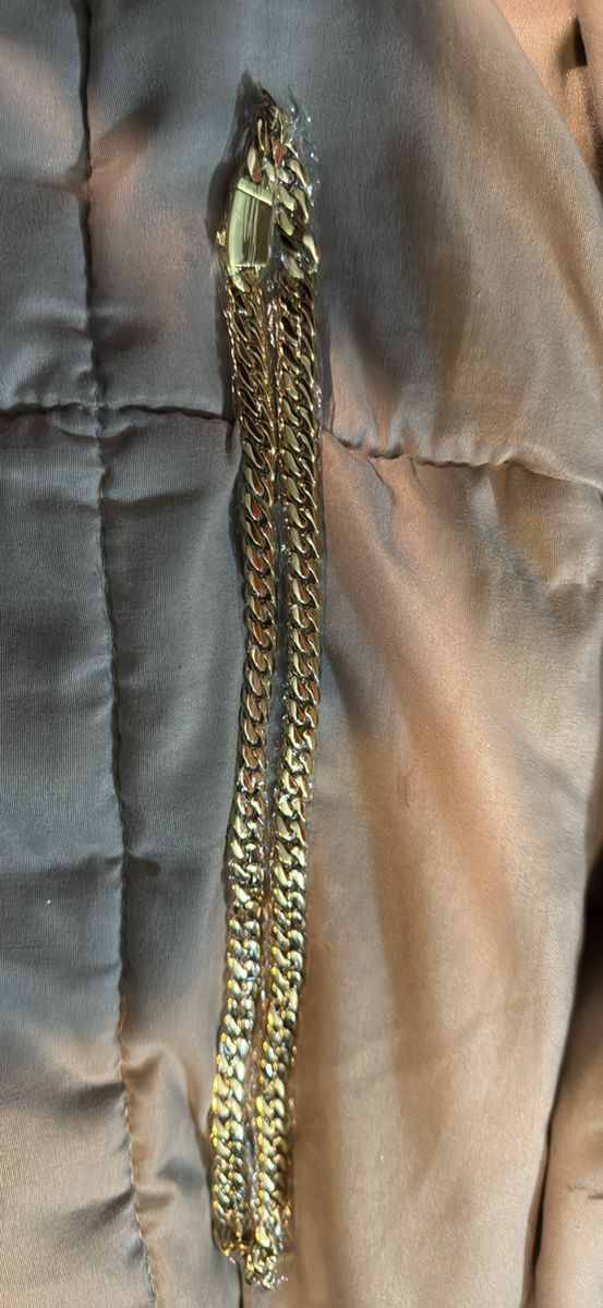 Gold Tone Curb Link Chain Necklace