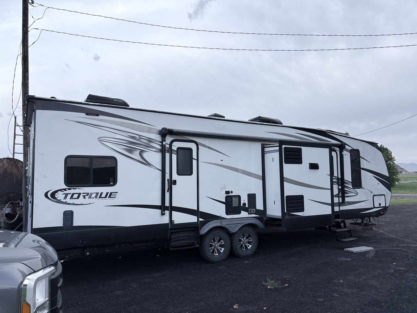 Heartland Torque 2017 38' Toy Hauler Travel Trailer - Great Condition, Spacious Living