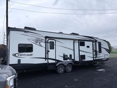 Heartland Torque 2017 38' Toy Hauler Travel Trailer - Great Condition, Spacious Living