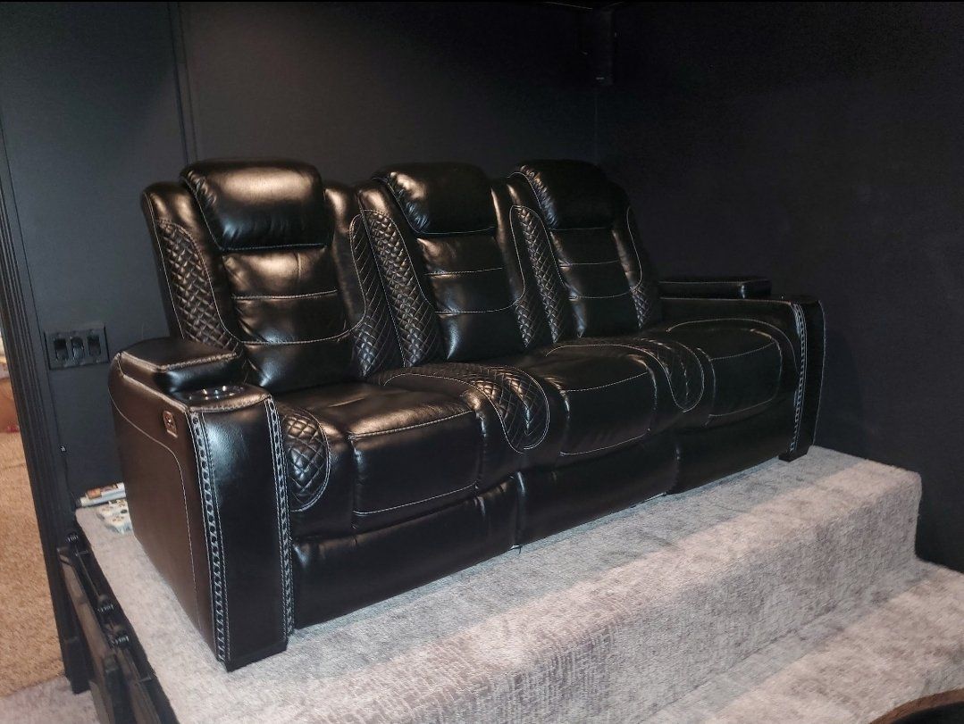 Power Reclining Sofa couch  black with USB storage