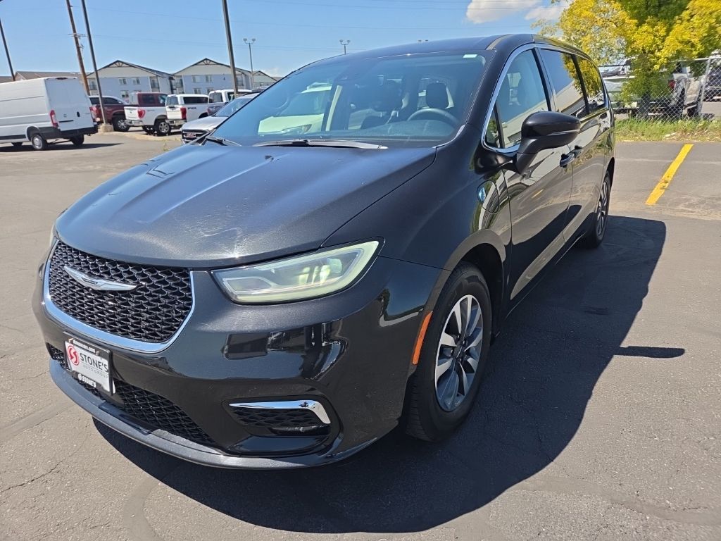 2023 Chrysler Pacifica Plug-In Hybrid Touring L