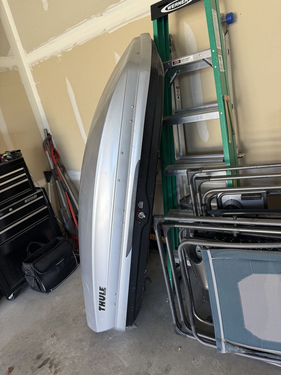 Thule Sonic 633 Roof-mounted Cargo Box