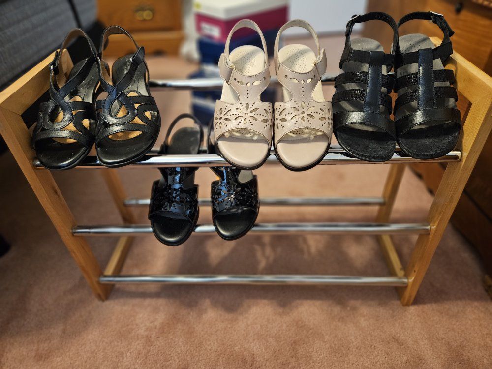 SAS Sandals (4 Pairs) - Black and Beige, Sizes 6.5 and 7
