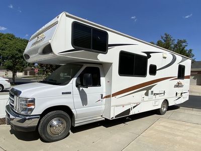2010 Gulfstream Conquest-Class C Motorhome-Less than 12,000 Miles!