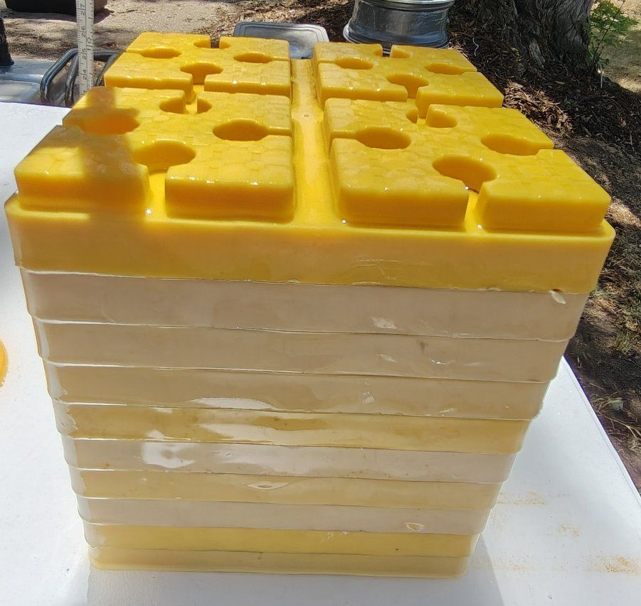 Yellow Interlocking Plastic Blocks (10-piece set)