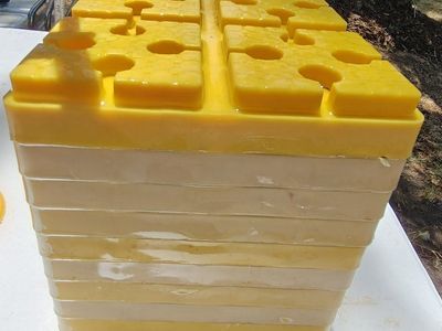 Yellow Interlocking Plastic Blocks (10-piece set)