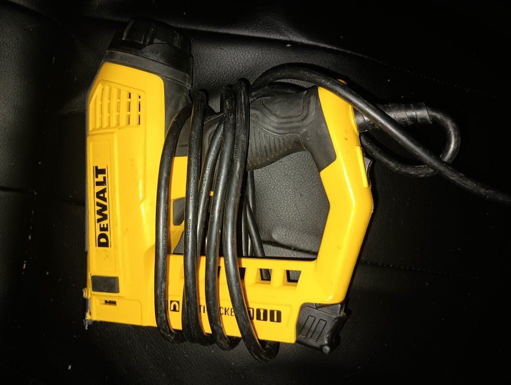 DeWalt tacker