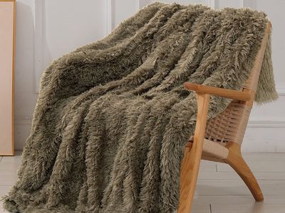 Tuddrom Decorative Extra Soft Faux Fur Throw Blanket 70"x78",Solid Reversible Fuzzy Lightweight Long Hair Shaggy Blanket,Fluffy