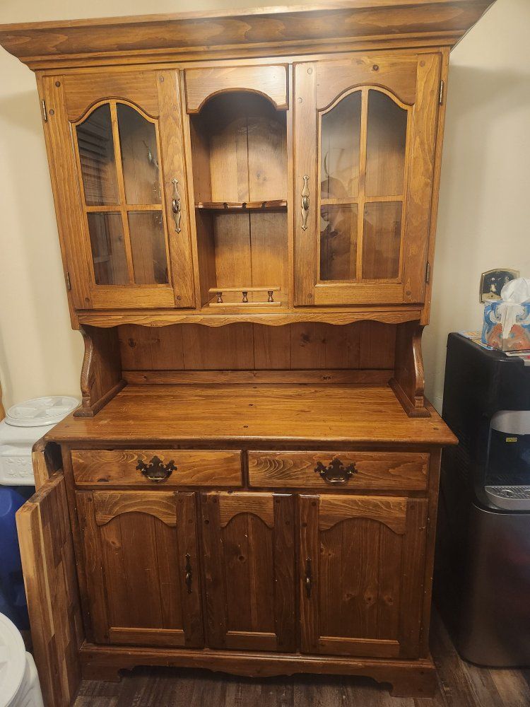 Vintage Solid Oak China Hutch- Excellent Condition