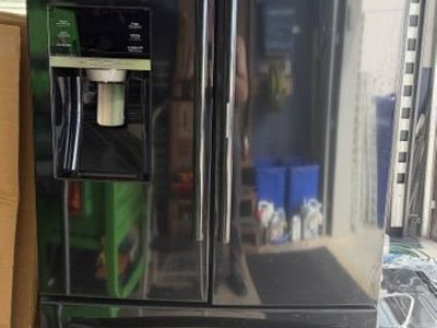 Samsung French Door Refrigerator with Ice and Water Dispenser