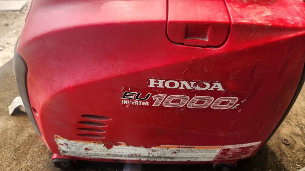 Honda EU1000i Inverter Portable Generator Used parts or repair 