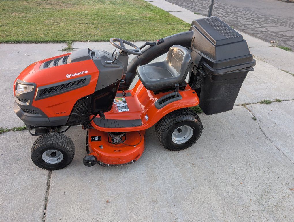 Husqvarna YTH18542 Riding Lawn Mower w/ Twin Bagger – Runs Perfect