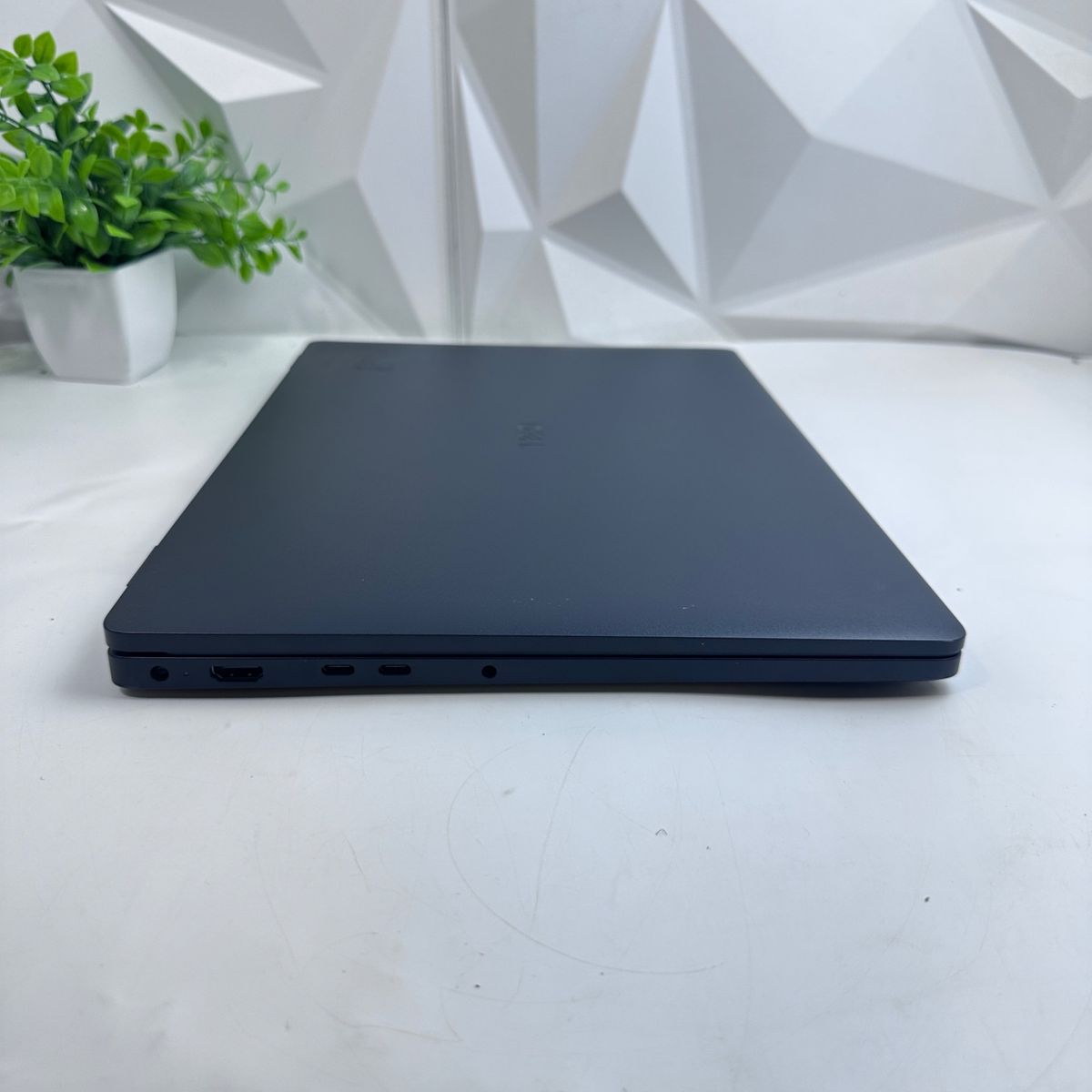 Main image 7