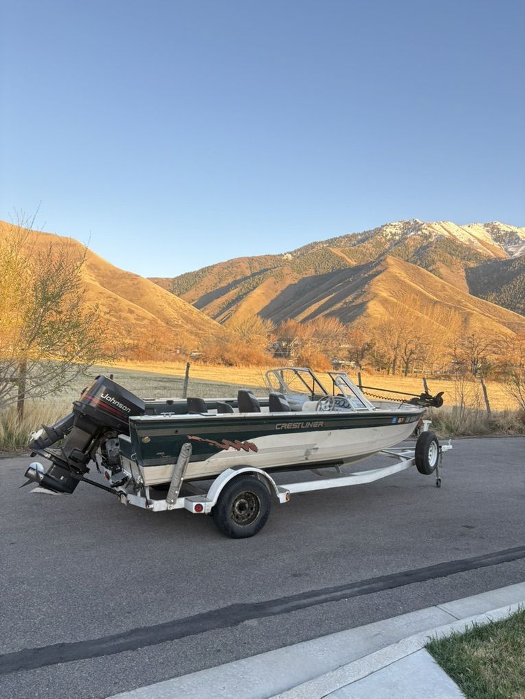 Crestliner sport fish 1750 fishing Boat