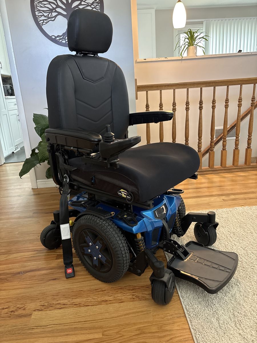 Quantum Q6 Edge 3 power wheelchair