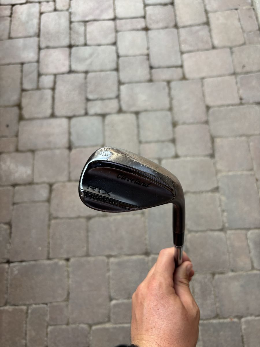 Cleveland RTX ZipCore Black Satin 58 Degree Wedge (10 Mid Bounce)