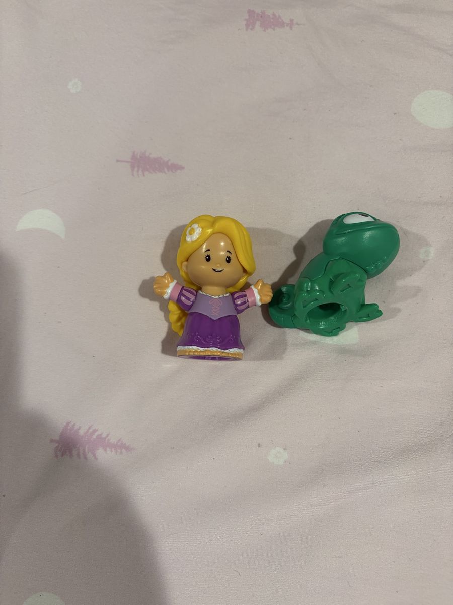 Fisher-Price Little People Disney Princess Rapunzel & Pascal Figures