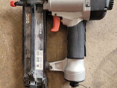 PORTER-CABLE BN200C 18-Gauge Brad Nailer Kit - Pneumatic, Lightly Used