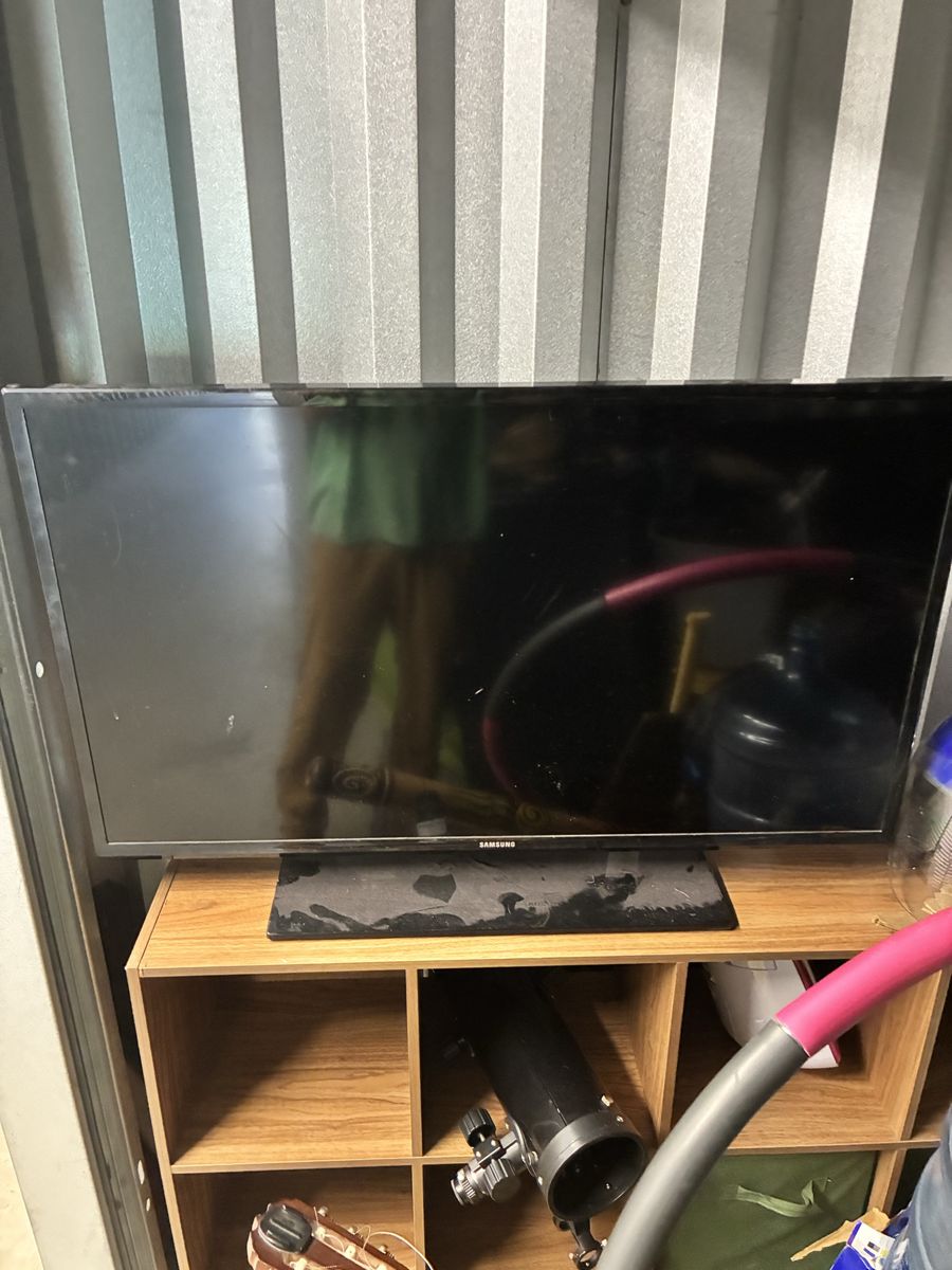 Samsung TV 40 inch