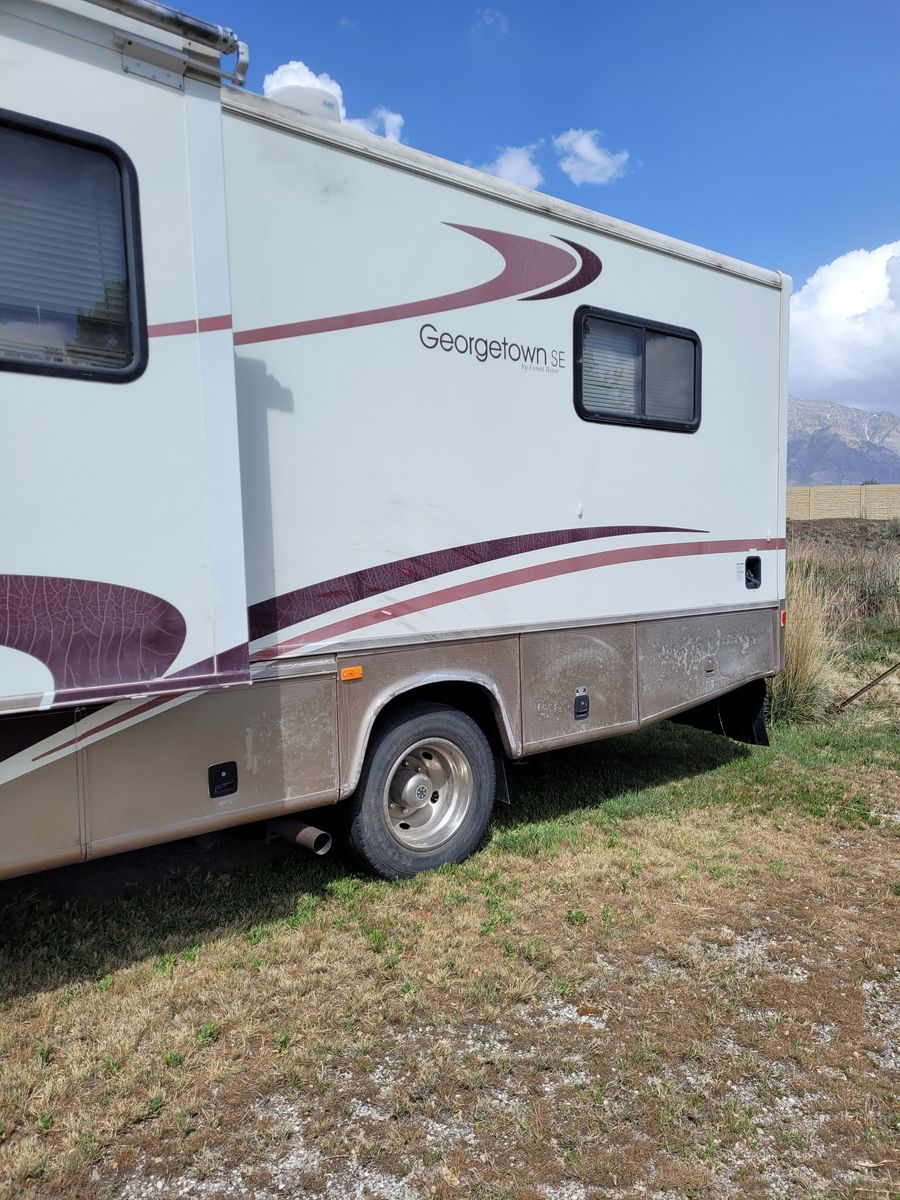 2004 Forest River Georgetown SE
