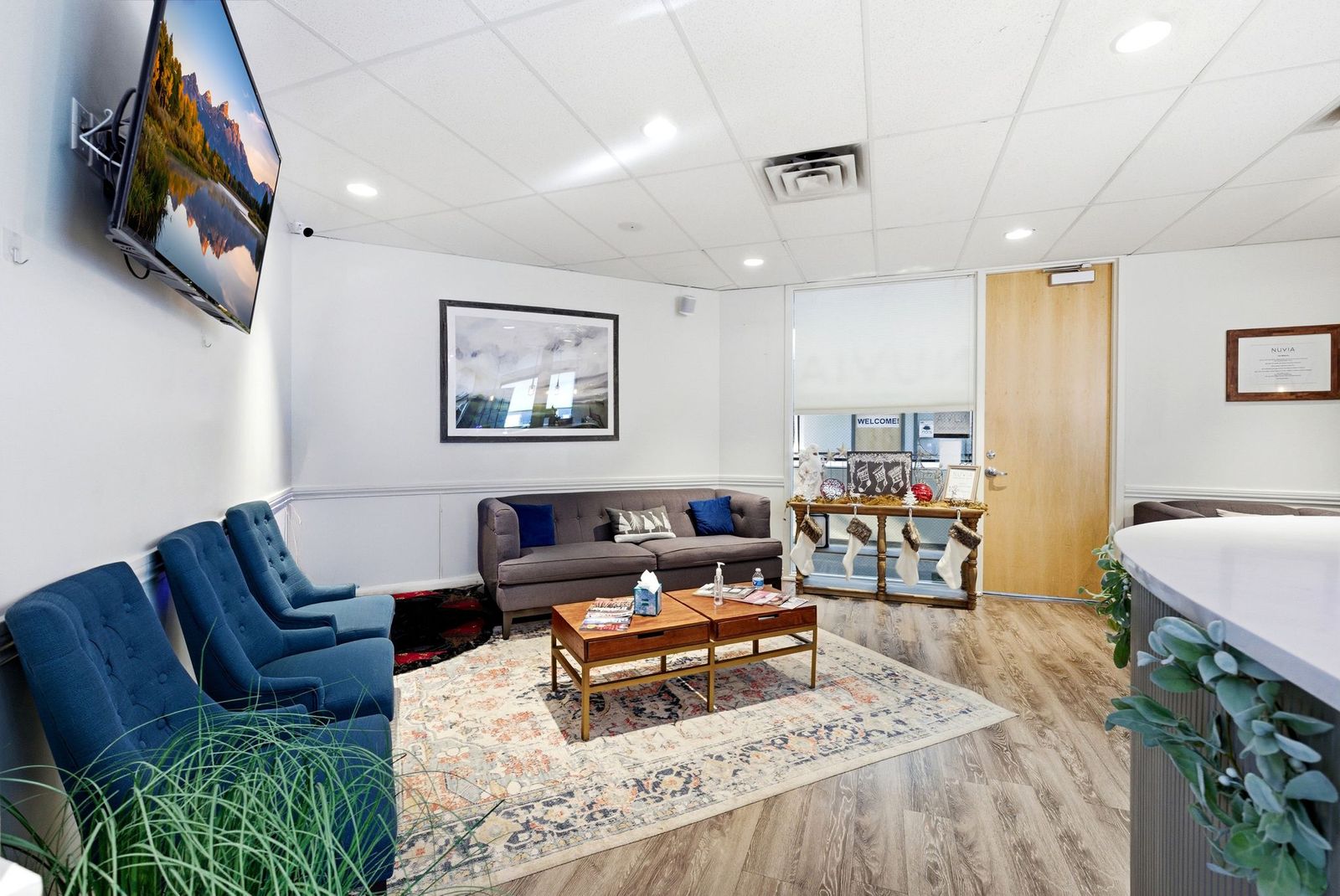 LEASE:  NOW AVAILABLE - LUXURY DENTAL TURN-KEY SPACE - PRIME LOCATION