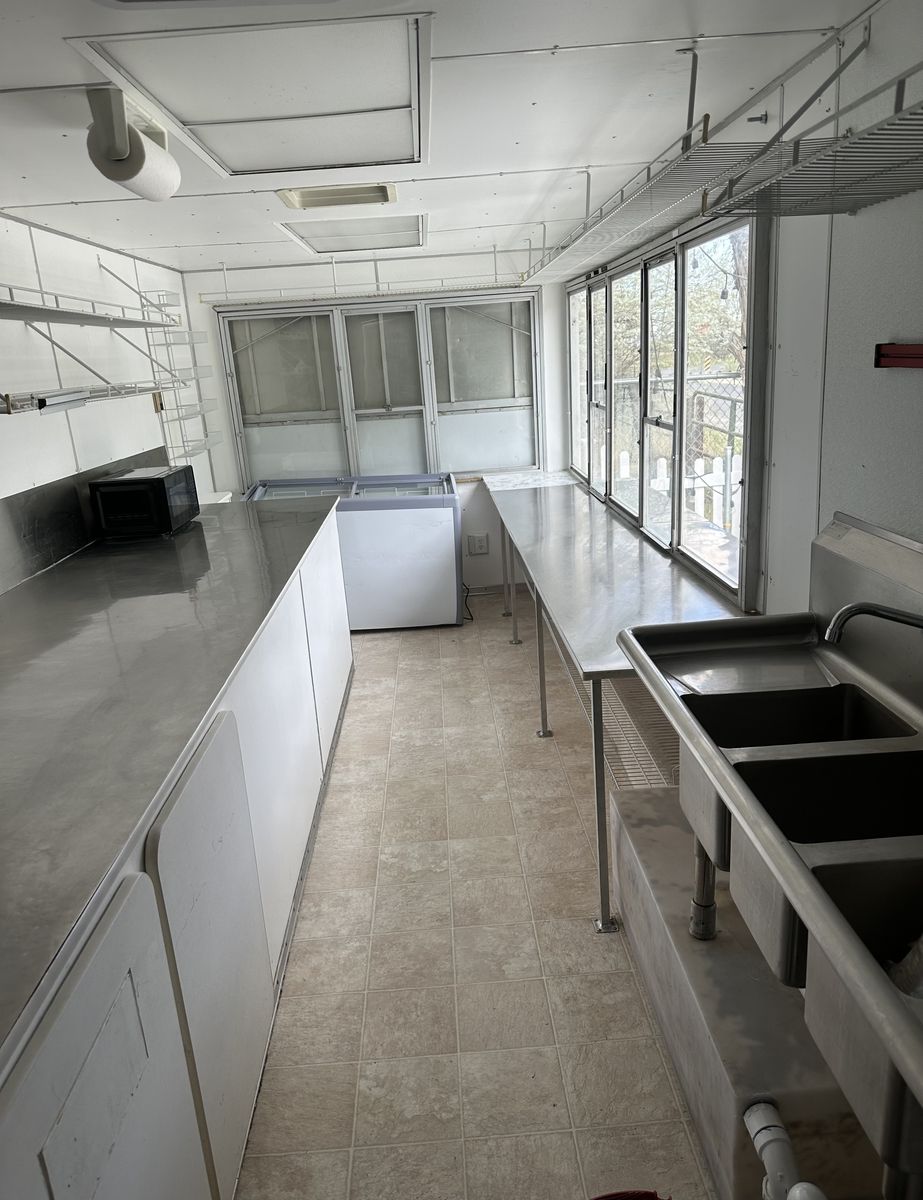 Main image 7