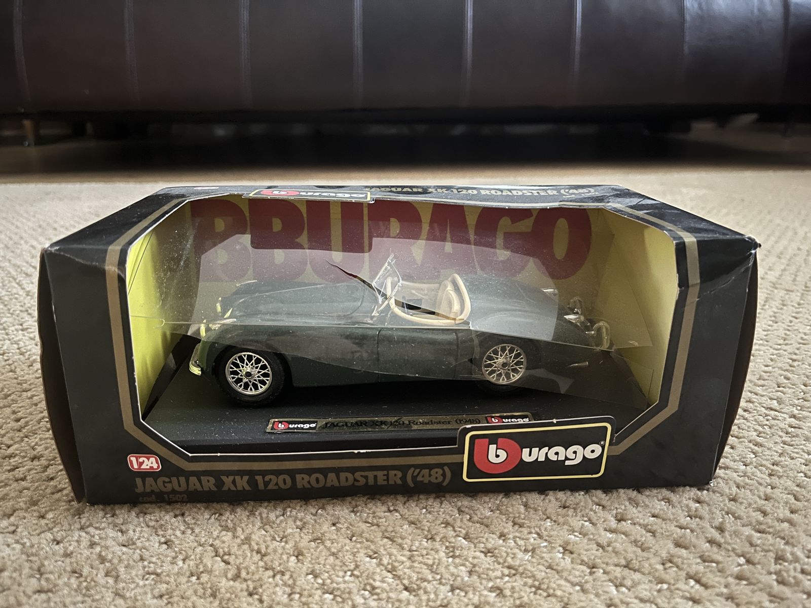Burago Jaguar Roadster XK120 Metal Die Cast Model-1948-NIB