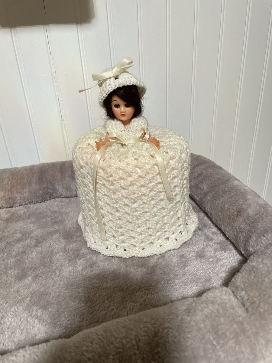 Knitted doll toilet paper holder
