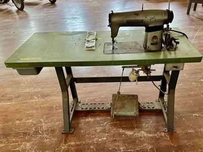 Vintage SINGER Industrial Sewing Machine 400 W series with Table and Foot Pedal - Heavy Duty